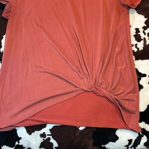 Green Envelope Terracotta Knot Front Tee